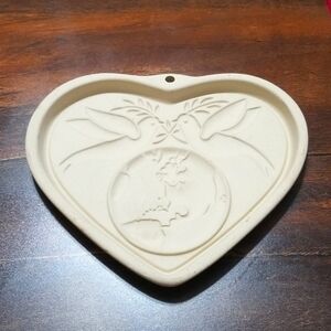 The pampered chef cookie mold 2002 ," peace on earth heart"